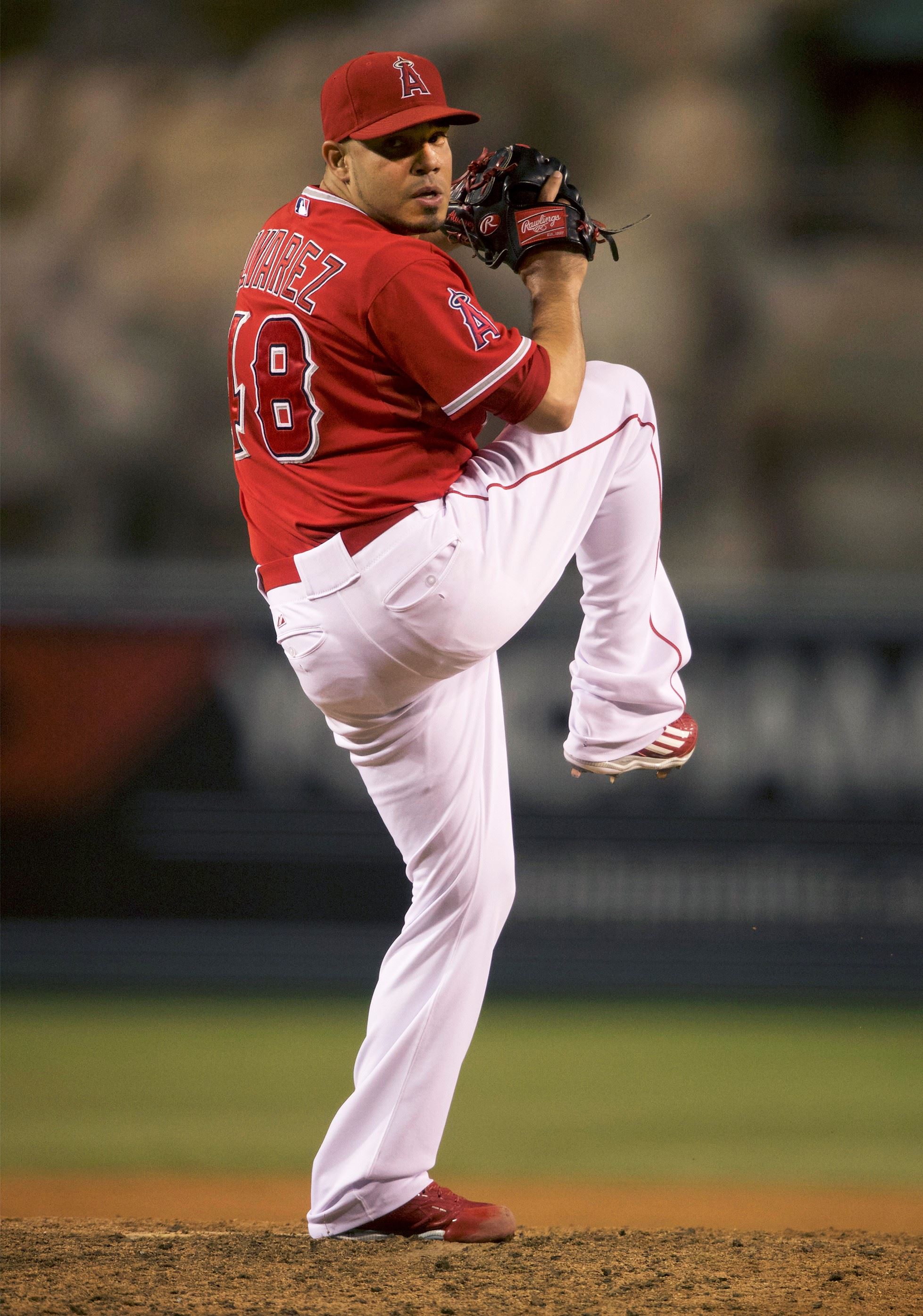 person throwing a baseball 